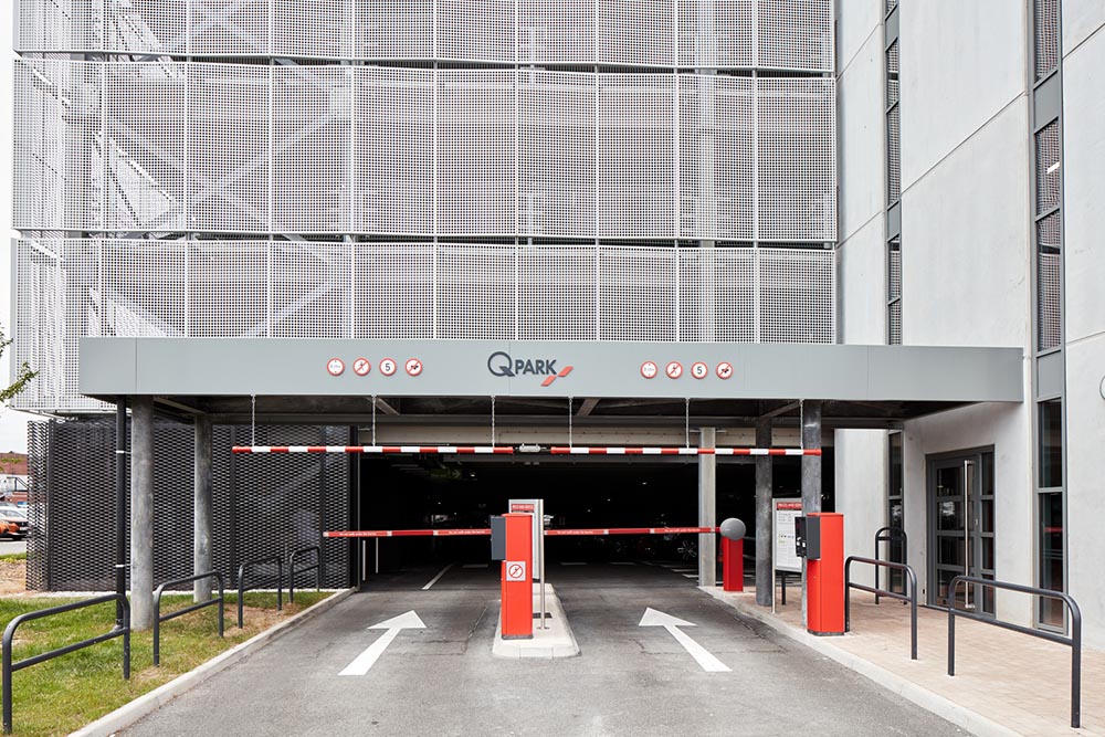 birmingham city hospital car park architectural facade4