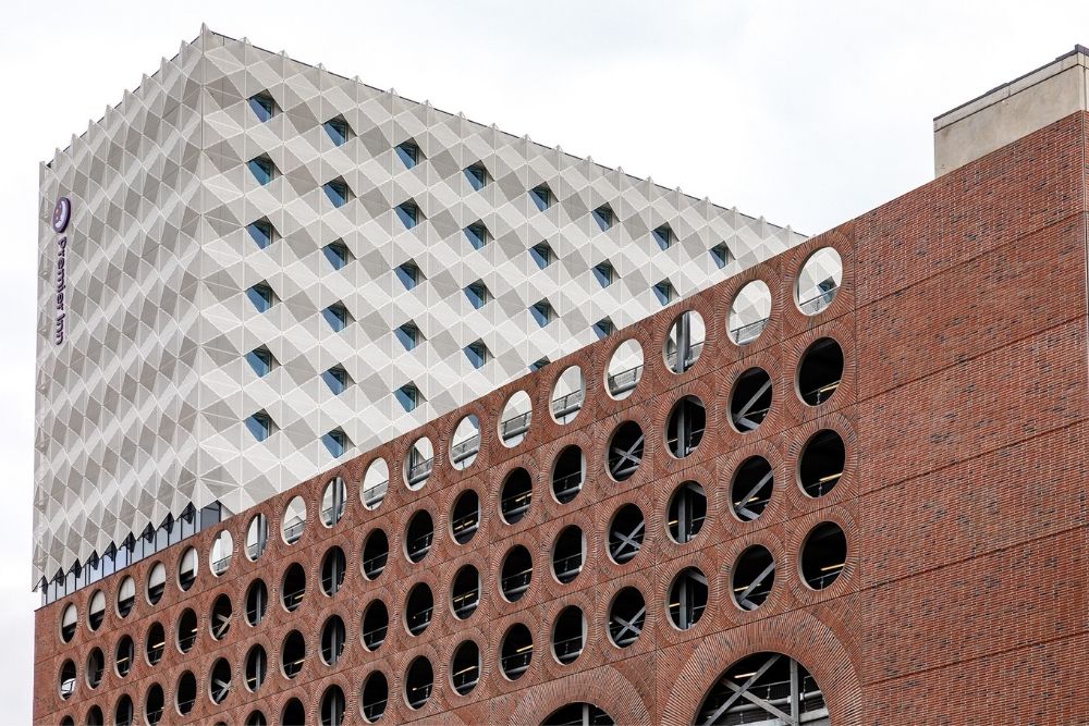 circle square architectural facade 3